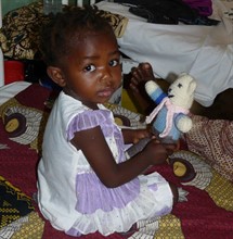 a young child plays with the teddies donated by The Hereford-Muheza Link Society (1)